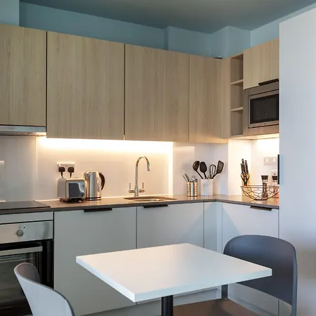 아파트 Coleman Court Summer 코크