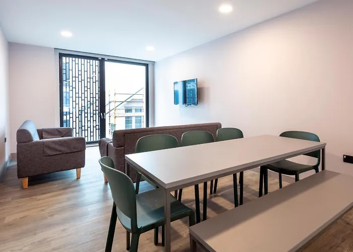 Апартаменты Coleman Court Summer