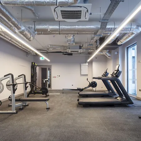 Coleman Court Summer * كورك